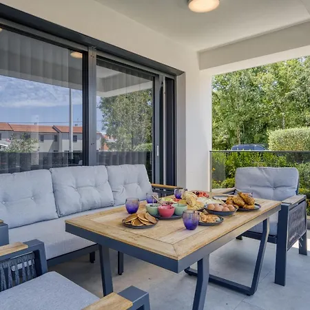 Elisadora I Apartment Porec