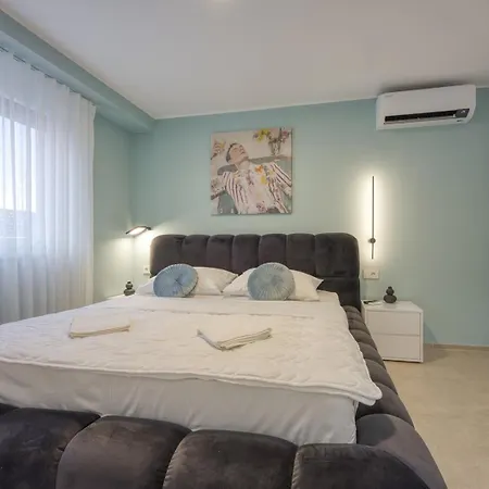 Elisadora I Apartment *